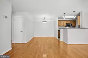 3175 Summit Square Dr, Oakton, VA 22124 - Photo 12