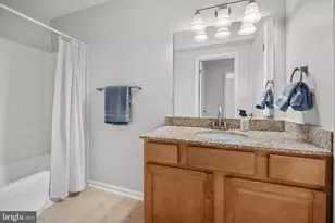3175 Summit Square Dr, Oakton, VA 22124 - Photo 18