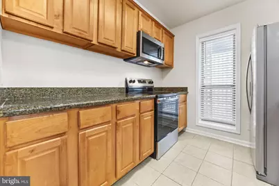 3175 Summit Square Drive #5-E12, Oakton, VA 22124 - Photo 4