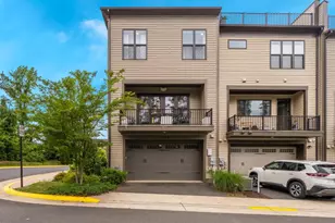 4489 Lateleaf Trl, Fairfax, VA 22030 - Photo 16
