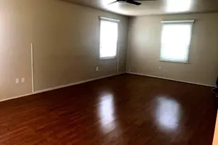 12815 Point Pleasant Dr, Fairfax, VA 22033 - Photo 4