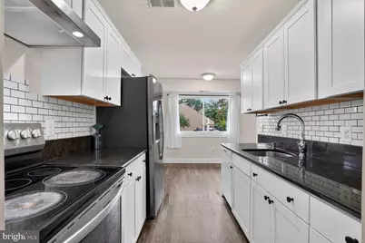858 Dogwood Court, Herndon, VA 20170 - Photo 6