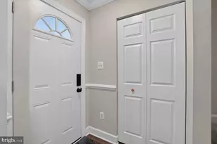 858 Dogwood Ct, Herndon, VA 20170 - Photo 2