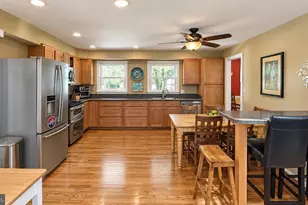 8513 Browning Ct, Annandale, VA 22003 - Photo 4