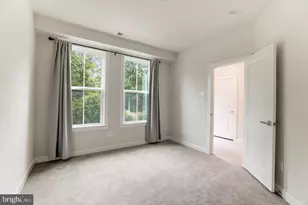 13036 Hattontown Square, Herndon, VA 20171 - Photo 6