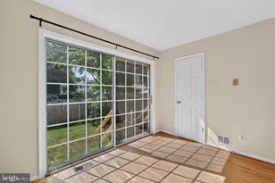 6619 High Valley Ln, Alexandria, VA 22315 - Photo 10