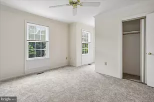 5834 Waterdale Ct, Centreville, VA 20121 - Photo 16