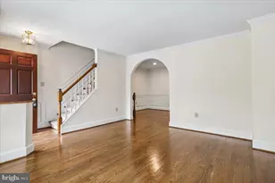 5834 Waterdale Ct, Centreville, VA 20121 - Photo 4