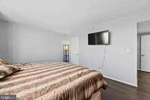 3713 S George Mason Dr, Baileys Crossroads, VA 22041 - Photo 20