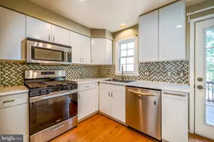 7804 Colonial Springs Blvd, Alexandria, VA 22306 - Photo 10