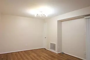212 Locust Street SE, Vienna, VA 22180 - Photo 6