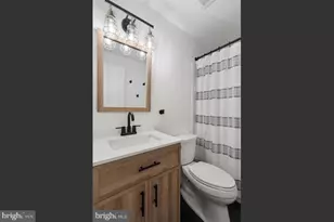 3050 Silent Valley Dr, Fairfax, VA 22031 - Photo 6