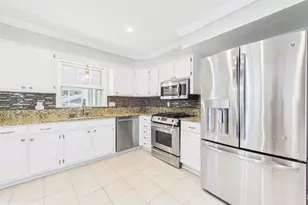 9201 Cherrytree Dr, Alexandria, VA 22309 - Photo 12