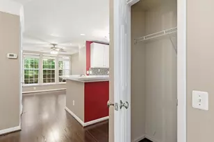 12753 Fair Crest Ct, Fairfax, VA 22033 - Photo 8