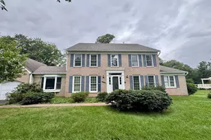 8470 Clover Leaf Dr, McLean, VA 22102 - Photo 1