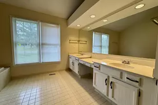 8470 Clover Leaf Dr, McLean, VA 22102 - Photo 12