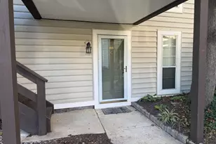 10140 Oakton Terrace Rd, Oakton, VA 22124 - Photo 2