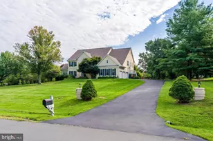 615 Nalls Farm Way, Great Falls, VA 22066 - Photo 2