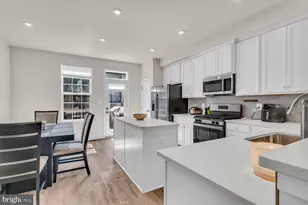 13937 Airfoil Rd, Herndon, VA 20171 - Photo 12