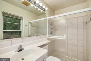 2530 Leeds Rd, Oakton, VA 22124 - Photo 22