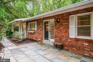 2530 Leeds Rd, Oakton, VA 22124 - Photo 2