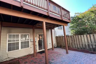 8818 Royal Doulton Ln, Fairfax, VA 22031 - Photo 14
