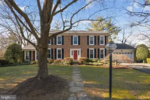1302 Clayborne House Ct, McLean, VA 22101 - Photo 2