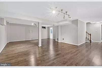 1302 Clayborne House Court, McLean, VA 22101 - Photo 40