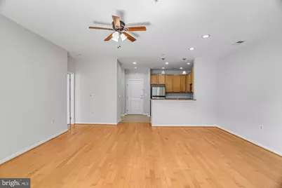 2655 Prosperity Avenue #201, Fairfax, VA 22031 - Photo 4