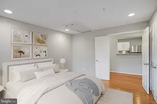 12001 Taliesin Pl, Reston, VA 20190 - Photo 18