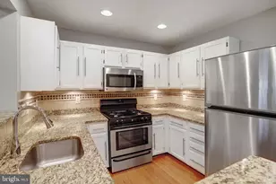 12001 Taliesin Pl, Reston, VA 20190 - Photo 4