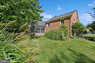 6112 Fox Hill St, Springfield, VA 22150 - Photo 2