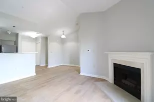 2204 Westcourt Ln, Herndon, VA 20170 - Photo 6