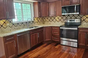 5722 Belcher Farm Dr, Centreville, VA 20120 - Photo 2