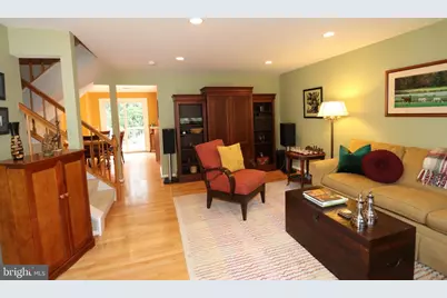 9041 White Rose Lane, Fairfax, VA 22031 - Photo 4