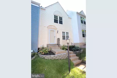 9041 White Rose Lane, Fairfax, VA 22031 - Photo 2