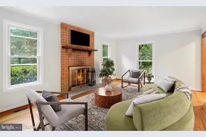 11525 Pine Cone Court, Reston, VA 20191 - Photo 8