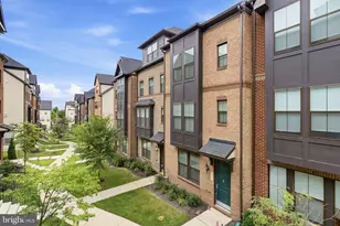 2837 Hokie Ln, Alexandria, VA 22306 - Photo 2