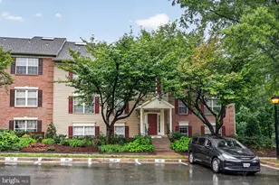3804 Green Ridge Ct, Fairfax, VA 22033 - Photo 2