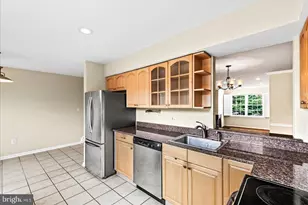 2112 Hutchison Grove Ct, Falls Church, VA 22043 - Photo 2