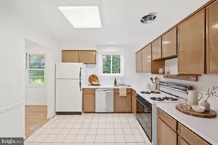 4202 Willow Woods Dr, Annandale, VA 22003 - Photo 8