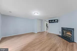 13915 Gunners Pl, Centreville, VA 20121 - Photo 6