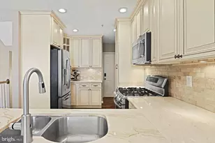 12908 Fair Briar Ln, Fairfax, VA 22033 - Photo 4