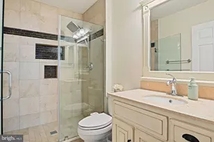 12908 Fair Briar Ln, Fairfax, VA 22033 - Photo 20
