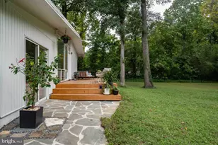 2400 Sherwood Hall Ln, Alexandria, VA 22306 - Photo 60