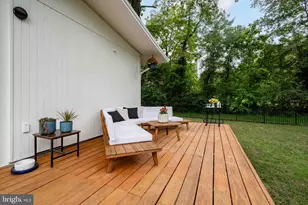 2400 Sherwood Hall Ln, Alexandria, VA 22306 - Photo 56
