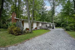 2400 Sherwood Hall Ln, Alexandria, VA 22306 - Photo 4