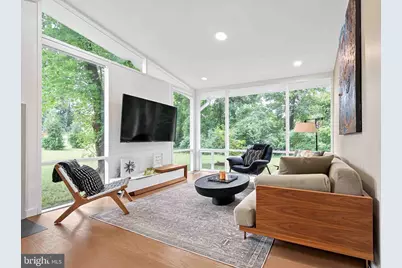 2400 Sherwood Hall Lane, Alexandria, VA 22306 - Photo 24