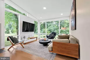 2400 Sherwood Hall Ln, Alexandria, VA 22306 - Photo 24