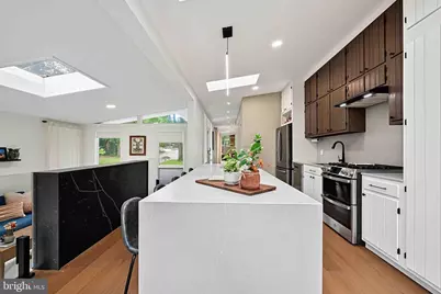 2400 Sherwood Hall Lane, Alexandria, VA 22306 - Photo 6